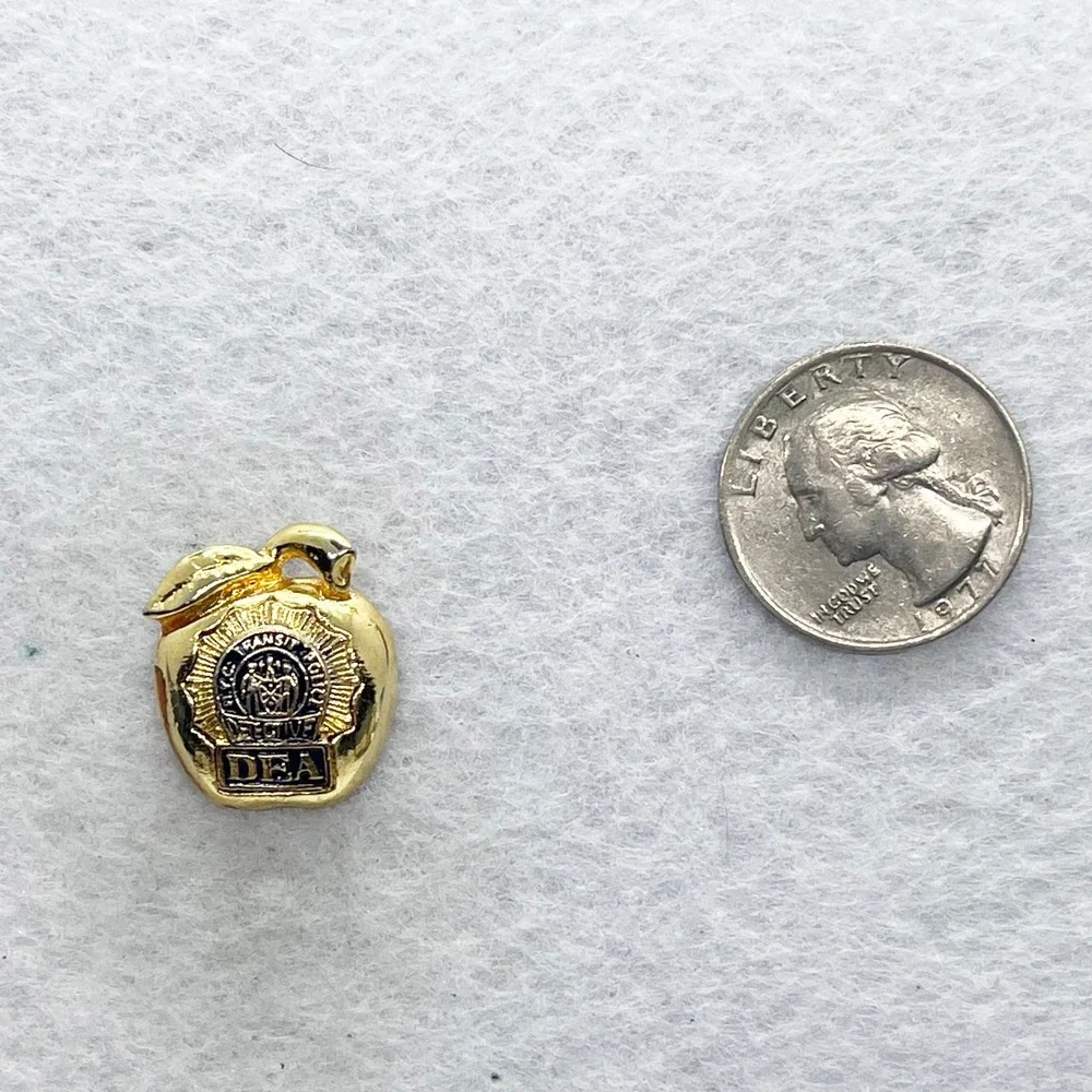 🔮 5/$25 DEA Apple‎ Pin